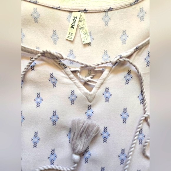 Mudd BOHO Vintage 3/4 Bell Sleeved Ruffled Pink and Purple Blouse Size XS - Picture 3 of 13